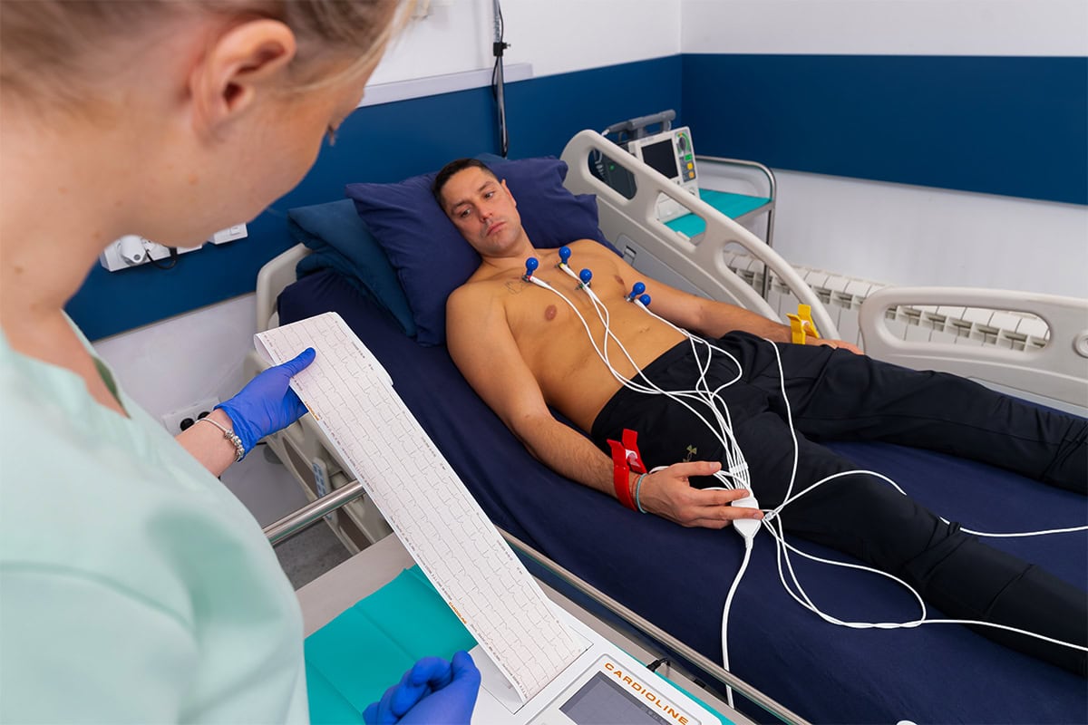 EKG praćenje srčane aktivnosti pacijenta u Specijalnoj psihijatrijskoj bolnici MedTiM
